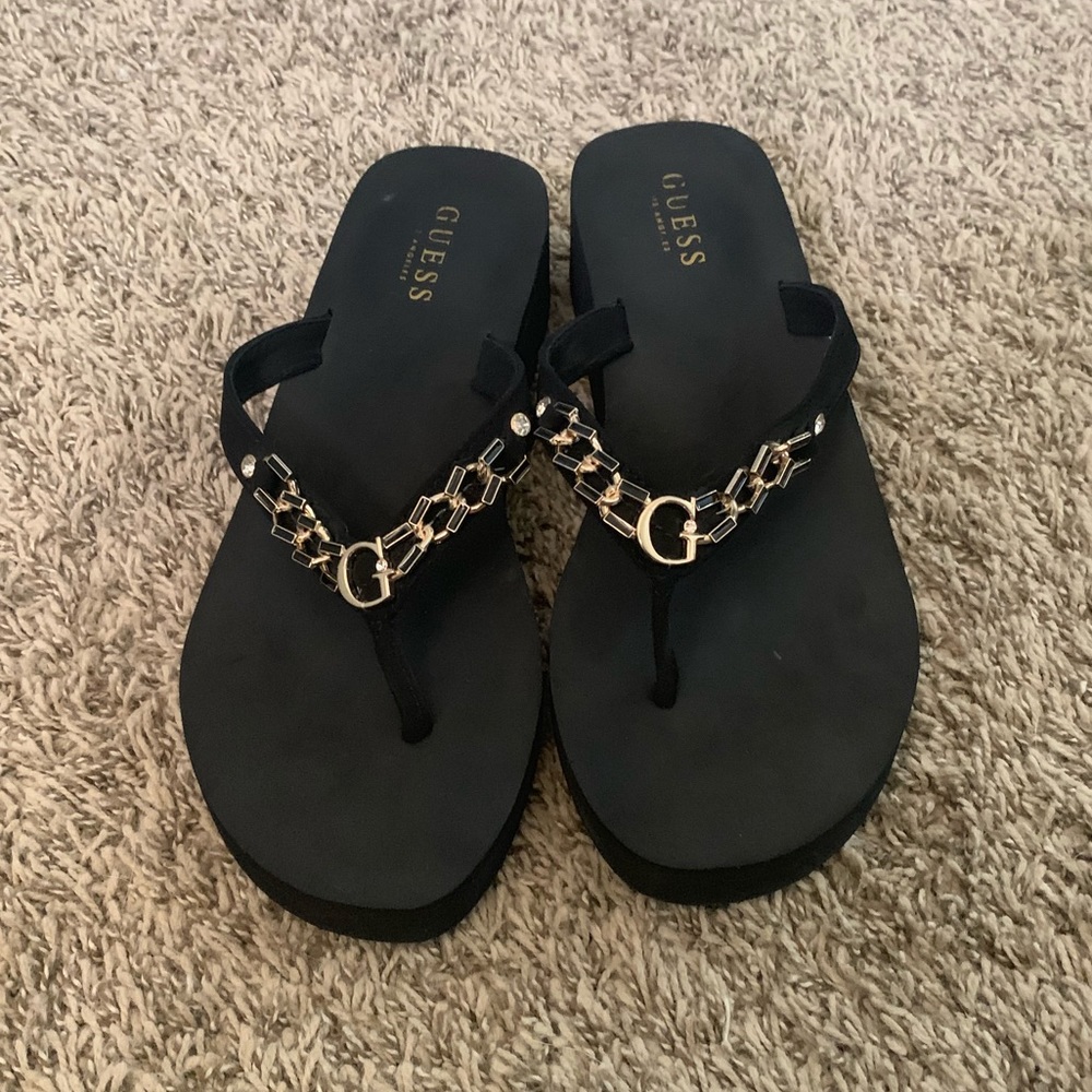 Guess sandals/ flip-flops